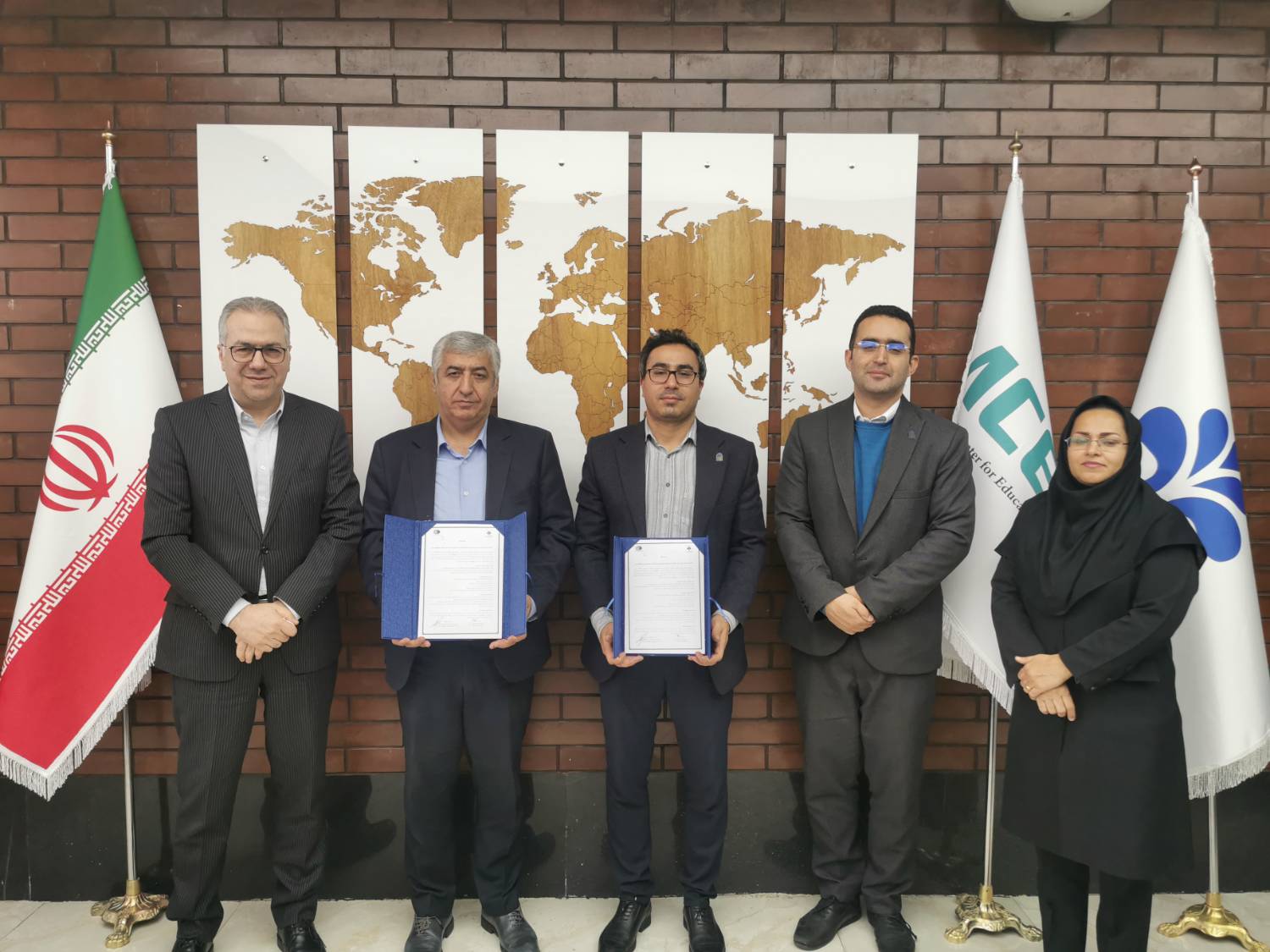 تفاهم نامه همکاری با دانشگاه علم و فرهنگ و انجمن صنفی دفاتر خدمات مسافرت هوایی